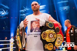 Фьюри заявил, что растянул лодыжку