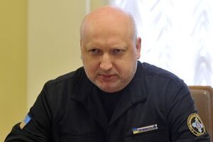 Турчинов требует в сжатые сроки восстановить производство кольчуг