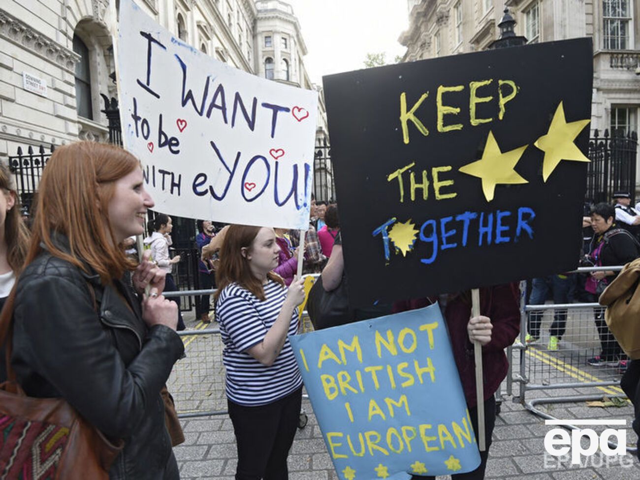 Жители Британии требуют повторного референдума