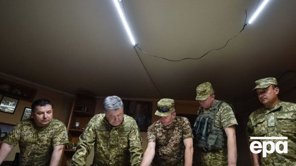 Порошенко посетил позиции сил АТО на передовой