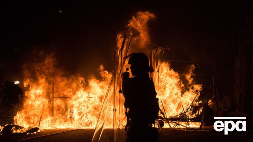 Пять человек погибли при пожаре на складе мебели в Китае