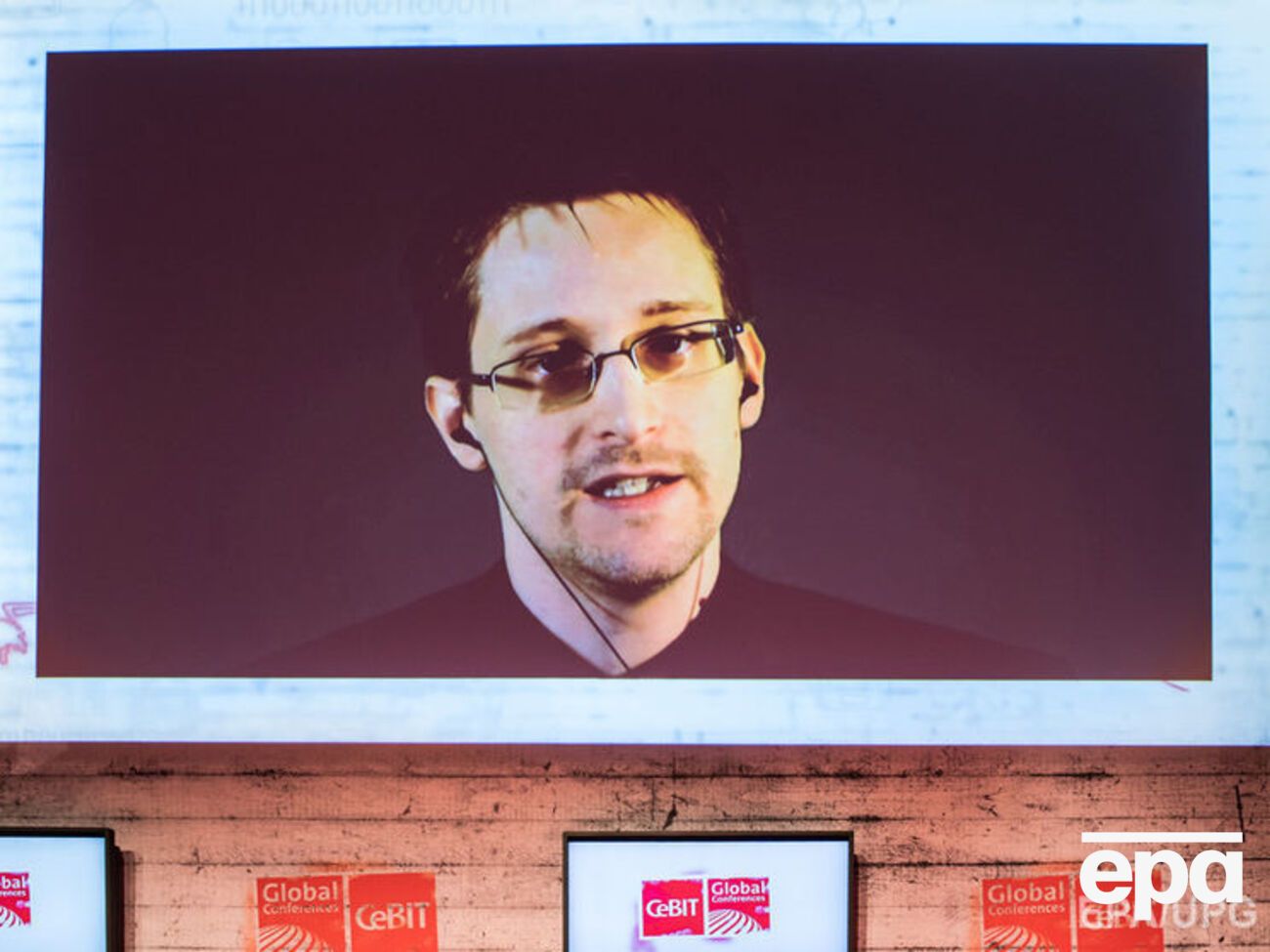 Сноуден заявляет, что новый закон "Большого брата" заберет деньги и свободу у россиян