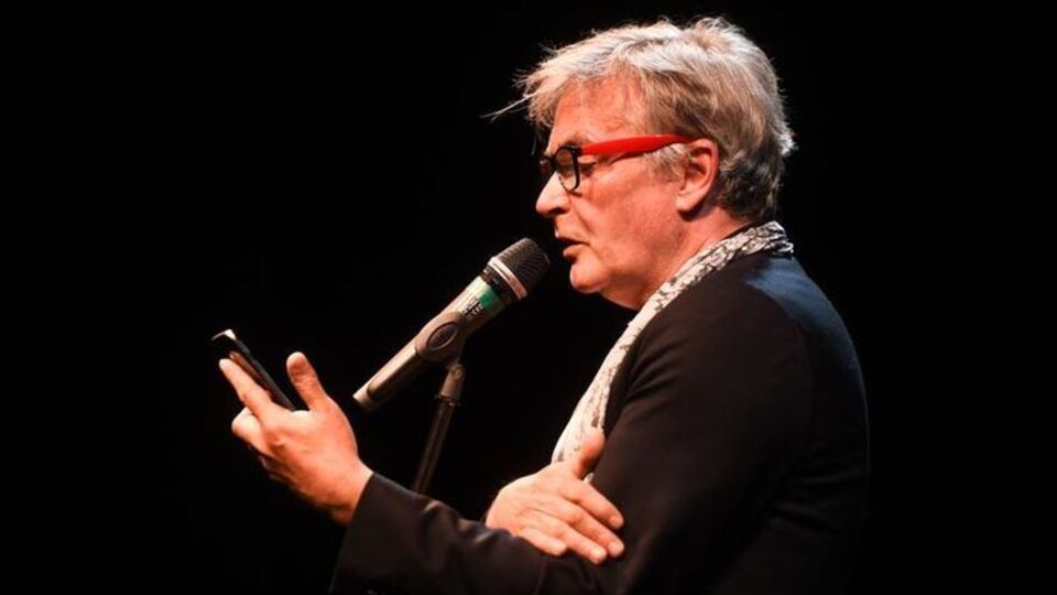 Орлуша: Чтоб после, у врат, его Петр спрашивал: "В рай захотел пролезть, лебезя?"