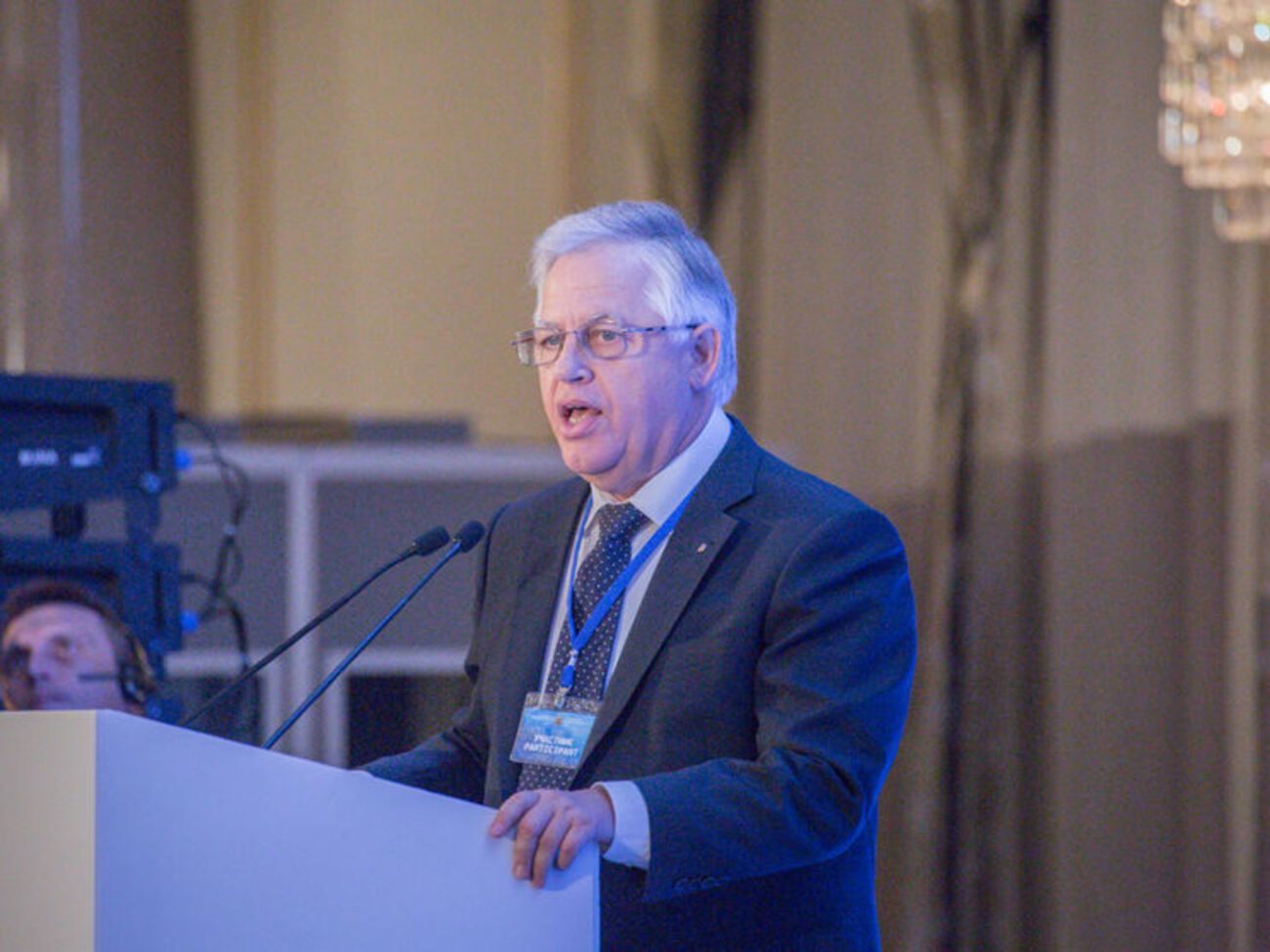 В "Газете.Ru" уверены, что исключение из списка невъездных четырех фамилий, в том числе и Симоненко, связано с законом "ДНР" о национализации украинского имущества