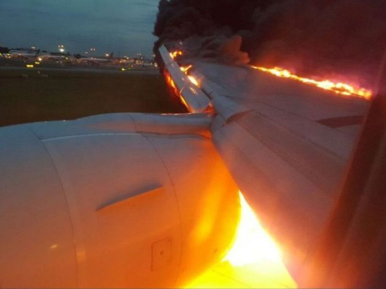 Пожар в самолете был потушен за несколько минут