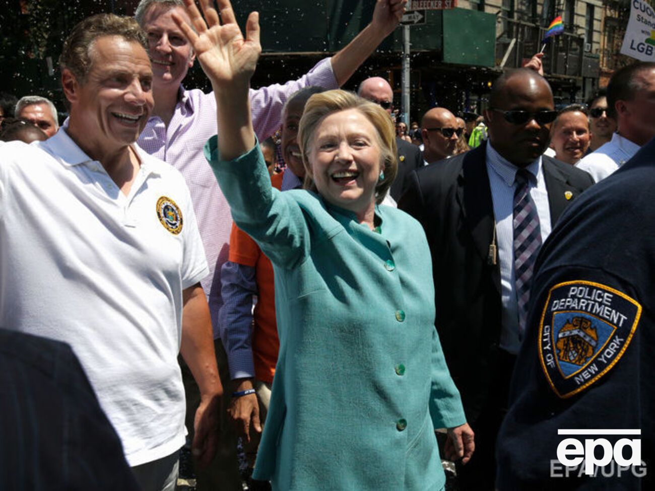 Клинтон поучаствовала в гей-прайде