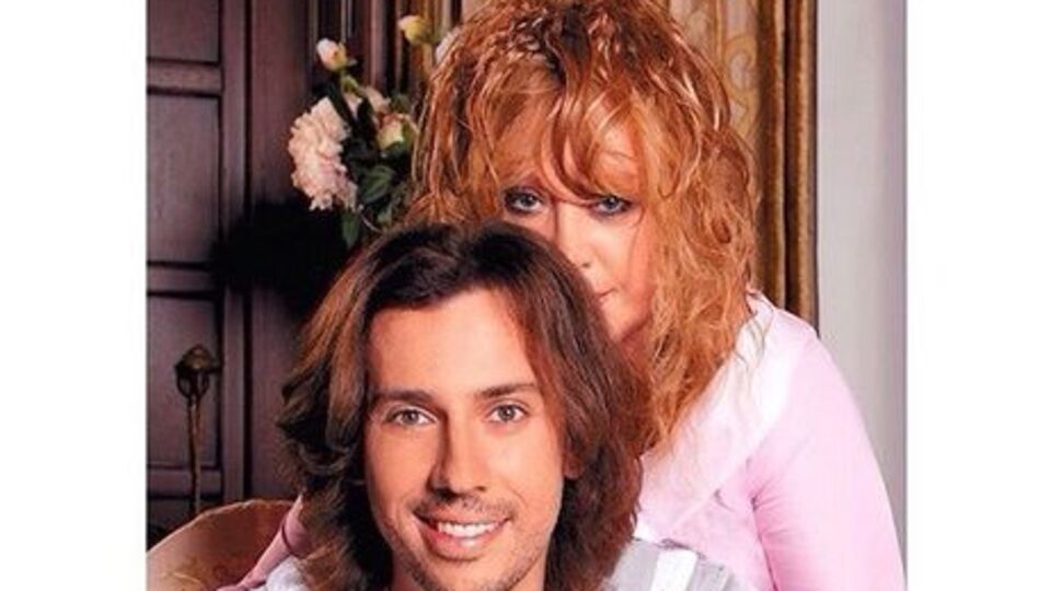 Галкин показал дочь Лизу в венке из цветов и трав