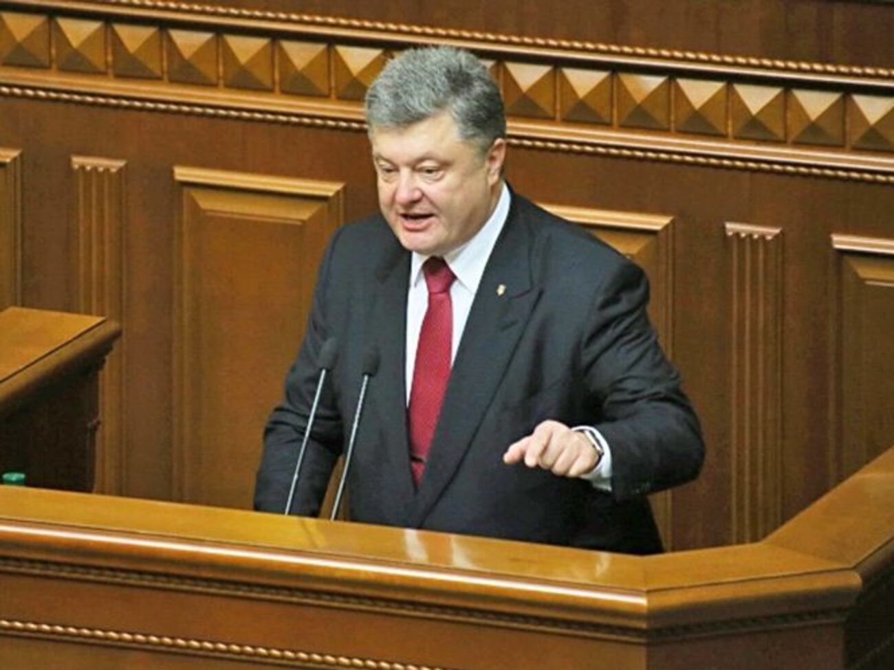 Порошенко завтра придет в Раду