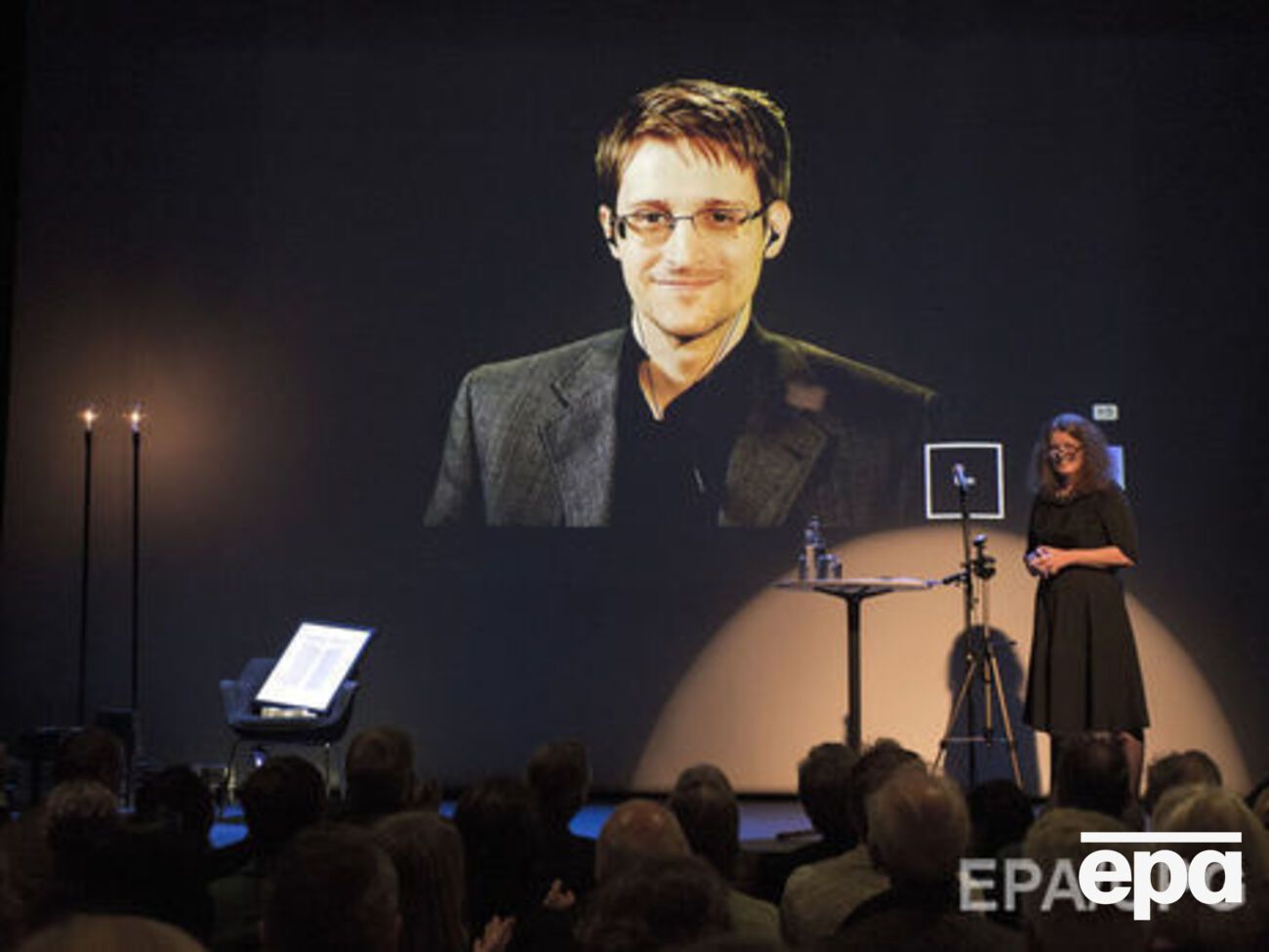 Норвежский ПЕН-клуб присудил Сноудену премию имени Карла фон Осецкого, которую будут&nbsp;вручать в ноябре в Осло