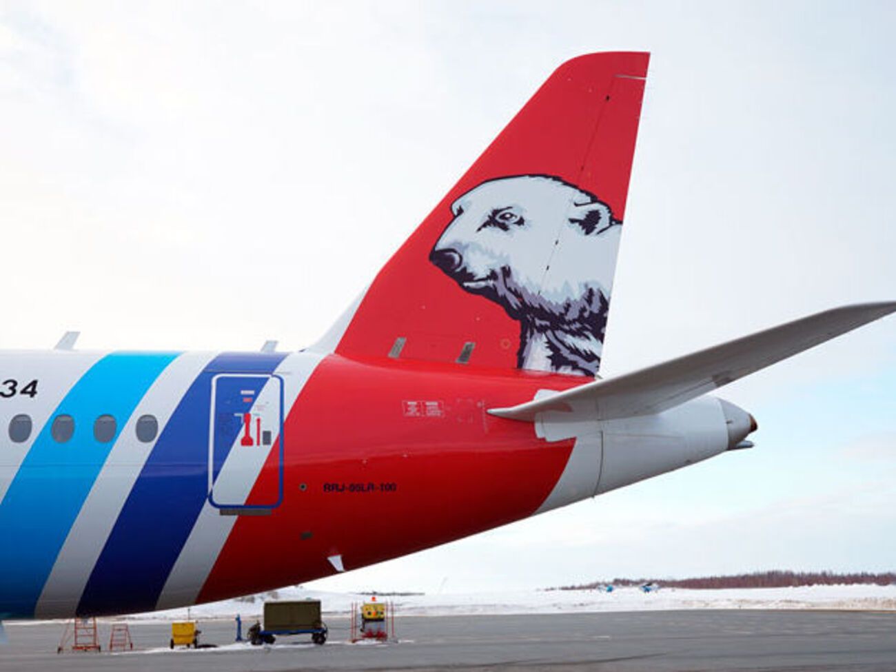 Посадка прошла успешно, никто из пассажиров и членов экипажа не пострадал