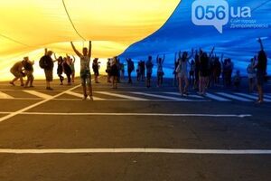 Флаг развернули на площади Героев Майдана