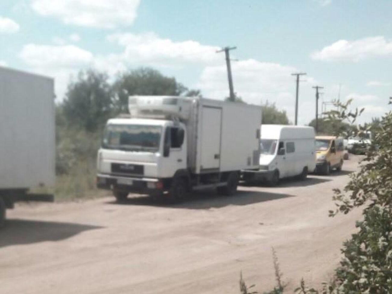 Журналист Шовкошитный сфотографировал поток фур, идущих в Новолуганское