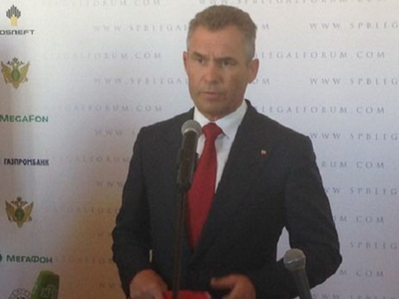 Астахов предложил выжившим на озере детям поехать отдыхать на море