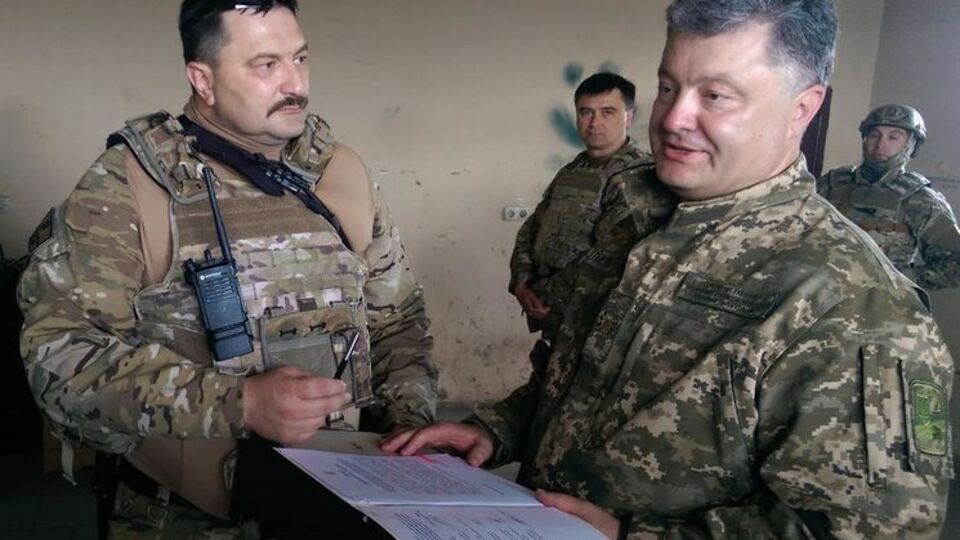 Президент Украины Петр Порошенко на позициях ВСУ недалеко от донецкого аэропорта