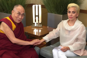 Леди Гага (на фото справа): Доброжелательность является свободной ценностью из колодца, который никогда не высыхает