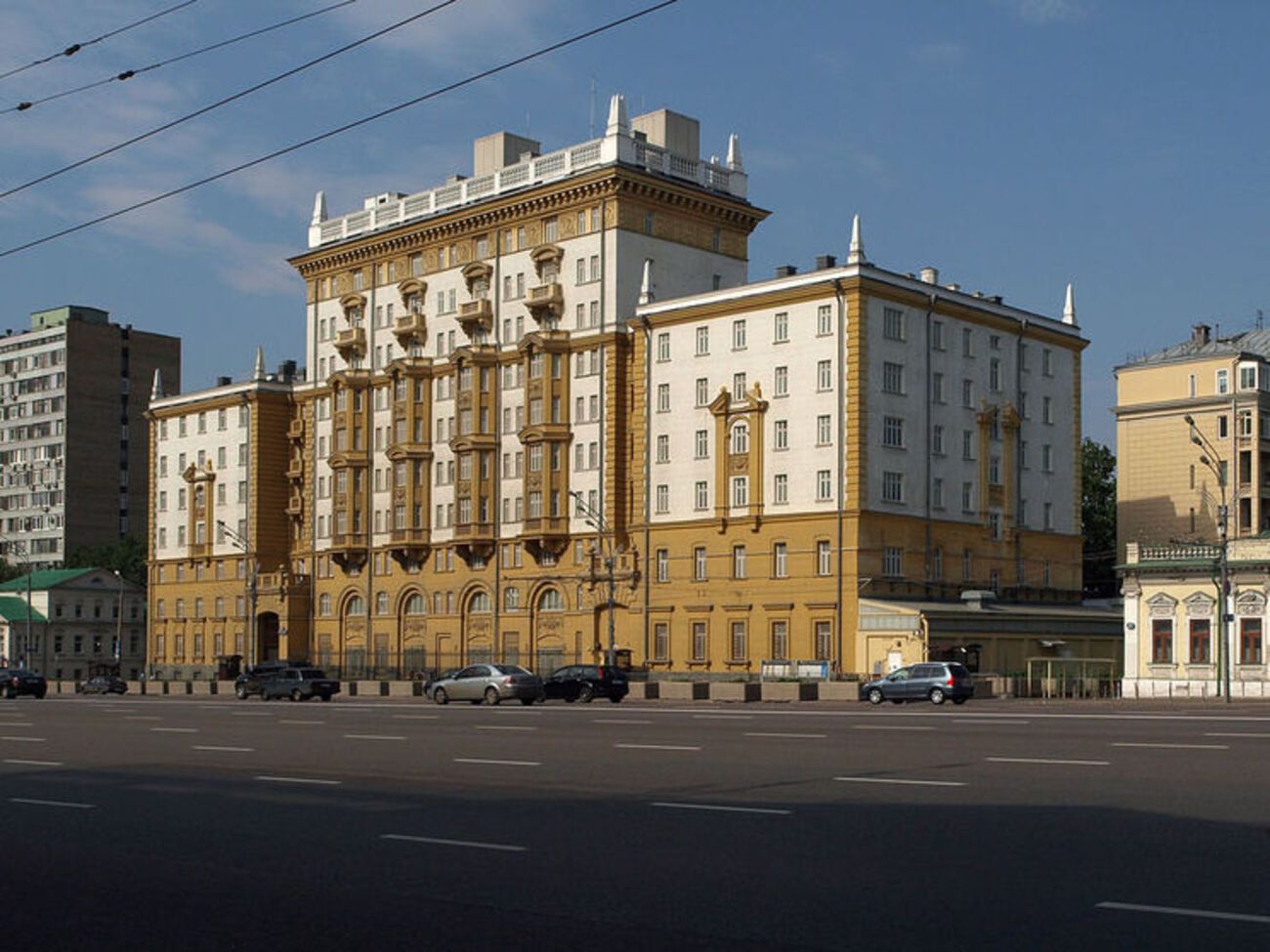 Сотрудники американского посольства в Москве жалуются на слежку российскими спецслужбами
