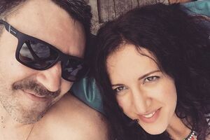 Шнуров уверяет, что во всем потакает жене