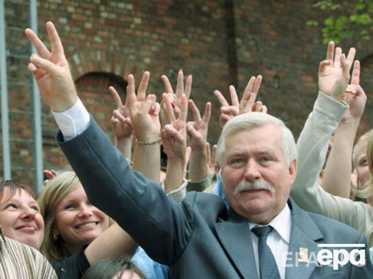 Валенса:&nbsp;Оказывается, строить демократию не так просто