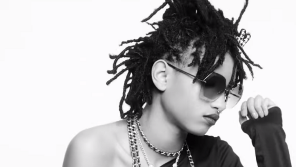 Уиллоу Смит представила очки марки Chanel