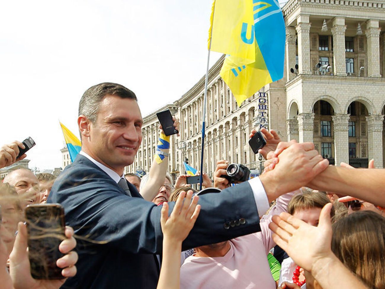 Кличко с приключениями попал в Раду