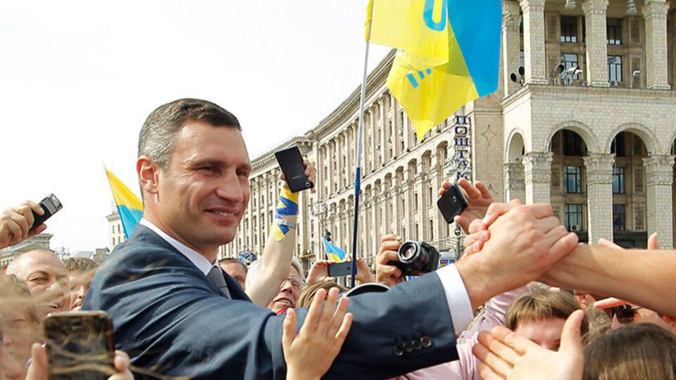 Кличко с приключениями попал в Раду