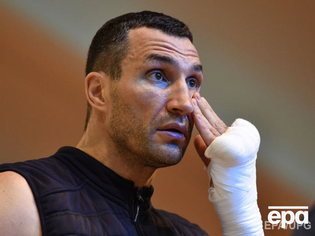 Кличко сможет вернуть свои чемпионские пояса не раньше октября