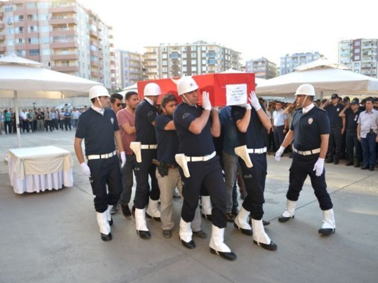 Прощание с погибшим жандармом