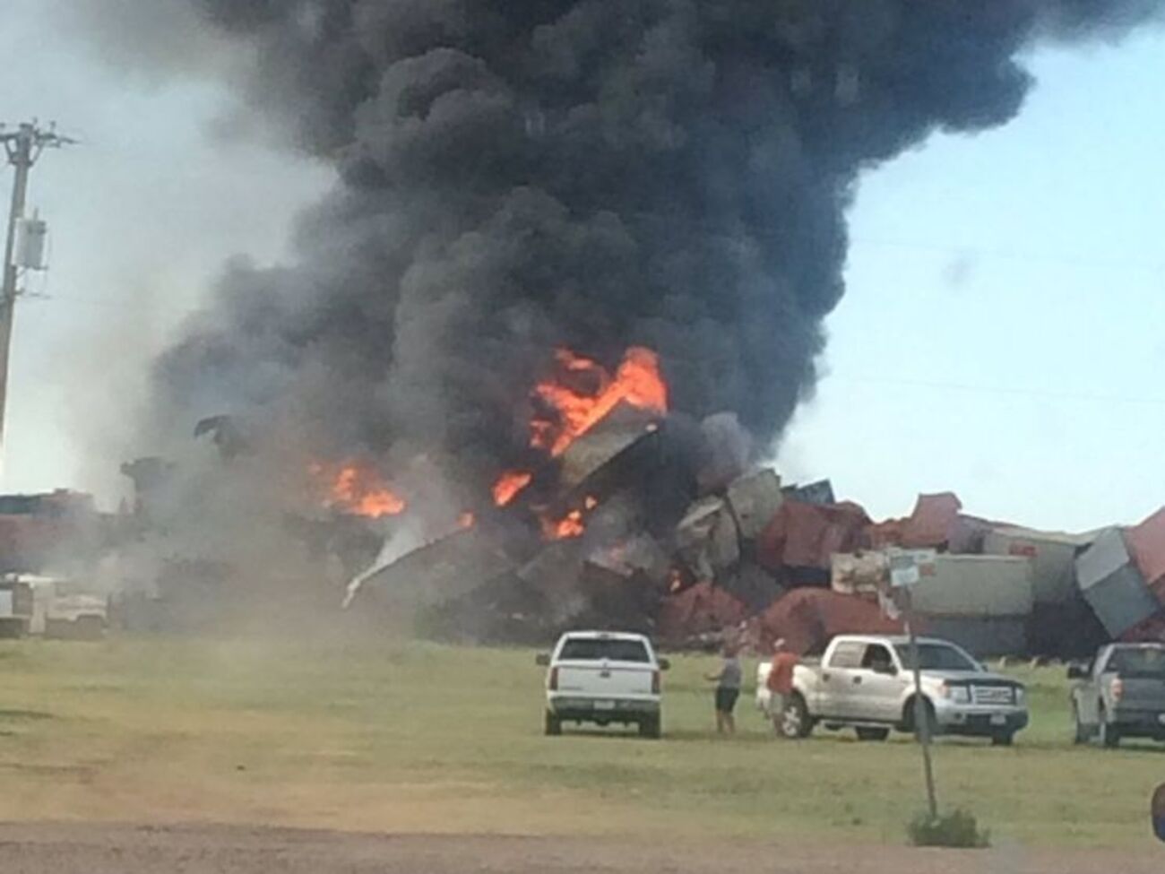 На месте крушения возник сильный пожар