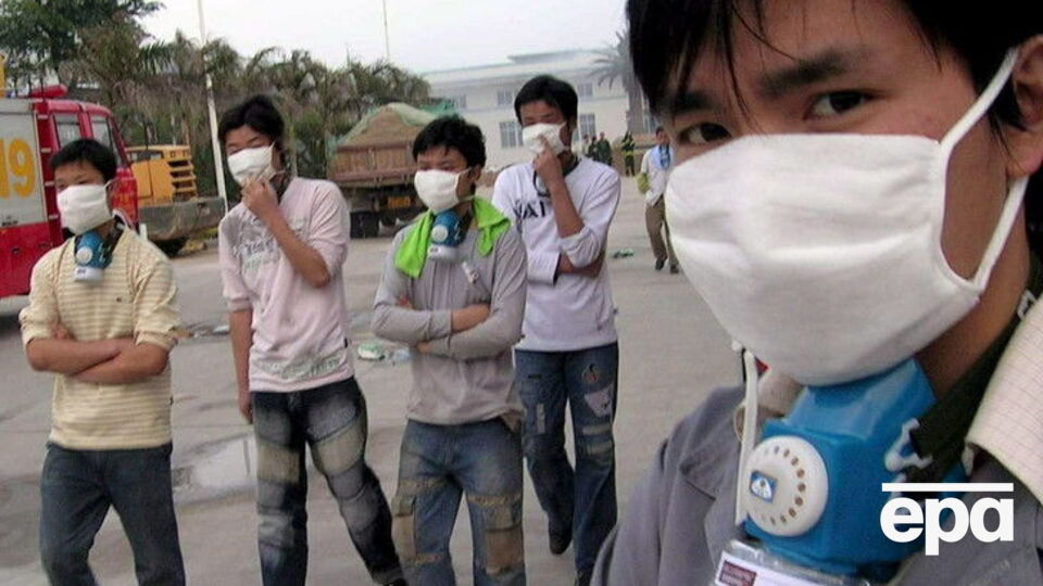 В Китае в результате утечки химикатов медики госпитализировали 131 человека, в том числе 43 детей