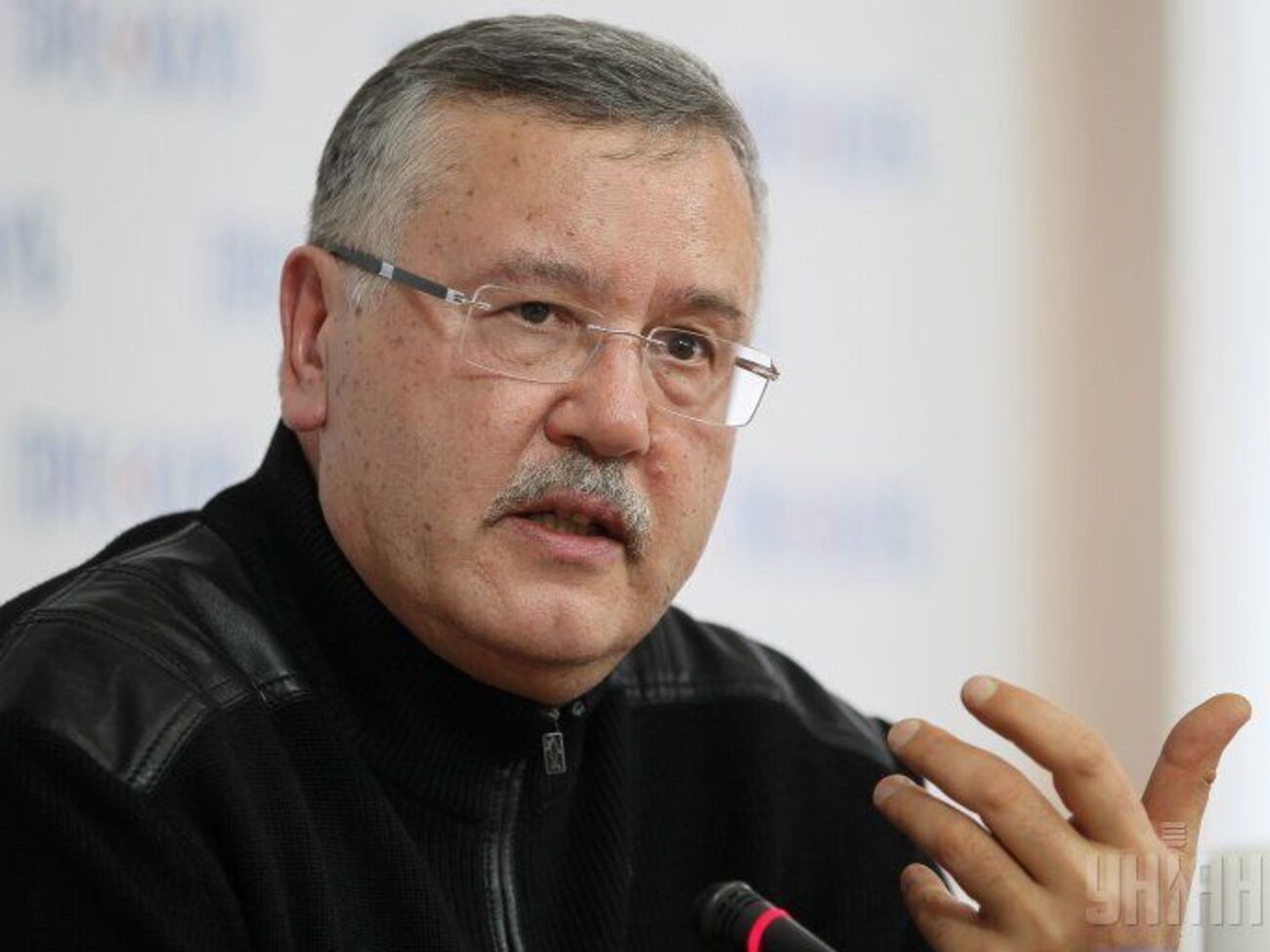 Анатолий Гриценко:&nbsp;Я дал показания Военной прокуратуре против 11 высших должностных лиц, начиная от Турчинова и Яценюка, заканчивая Порошенко, после с Банковой пришел заказ против Гриценко