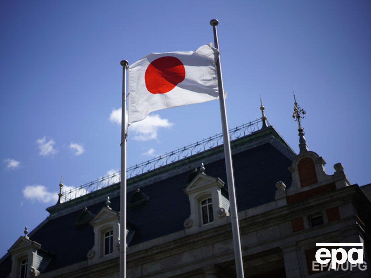 Японская газета ответила, что&nbsp;госучреждения РФ "со рвением раболепно следуют за Его Превосходительством Президентом" и "утратили хватку" в настоящих делах