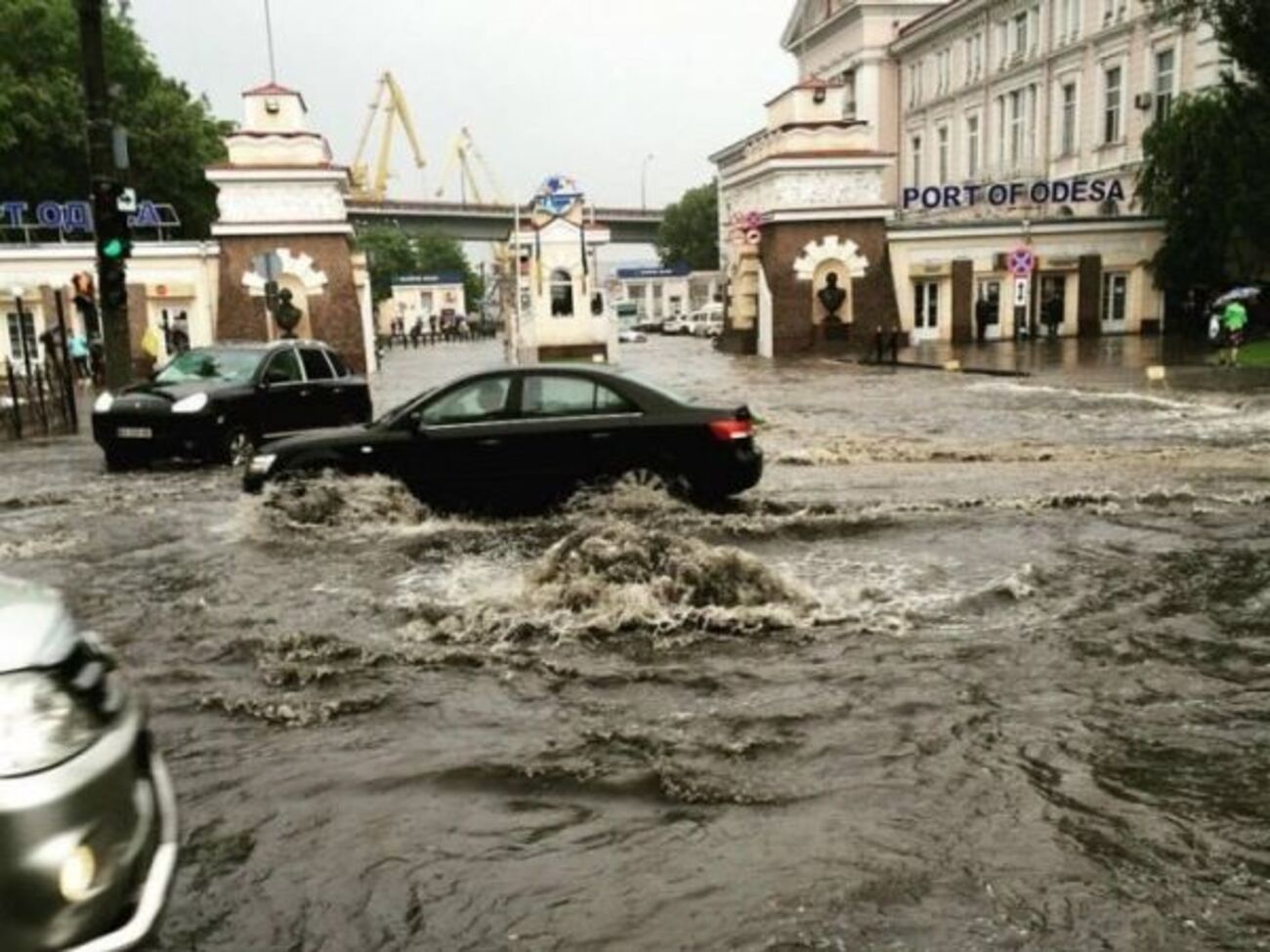 Одессу затопило сильными ливнями. Фоторепортаж