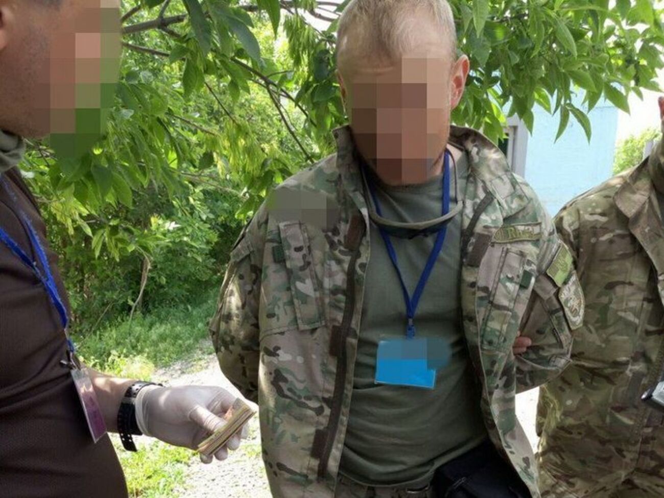 Это второй случай задержания на взятке на КПВВ за неделю