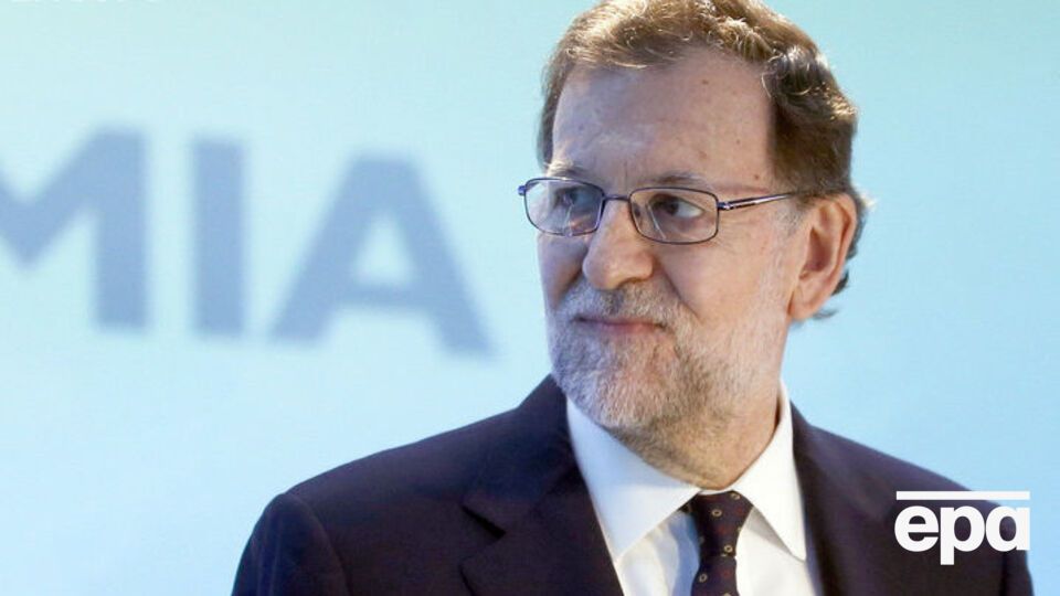 Подросток ударил премьер-министра Испании Рахоя на улице Понтеведра