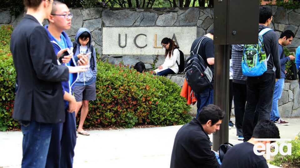 Студенты Калифорнийского университета в первые минуты после перестрелки