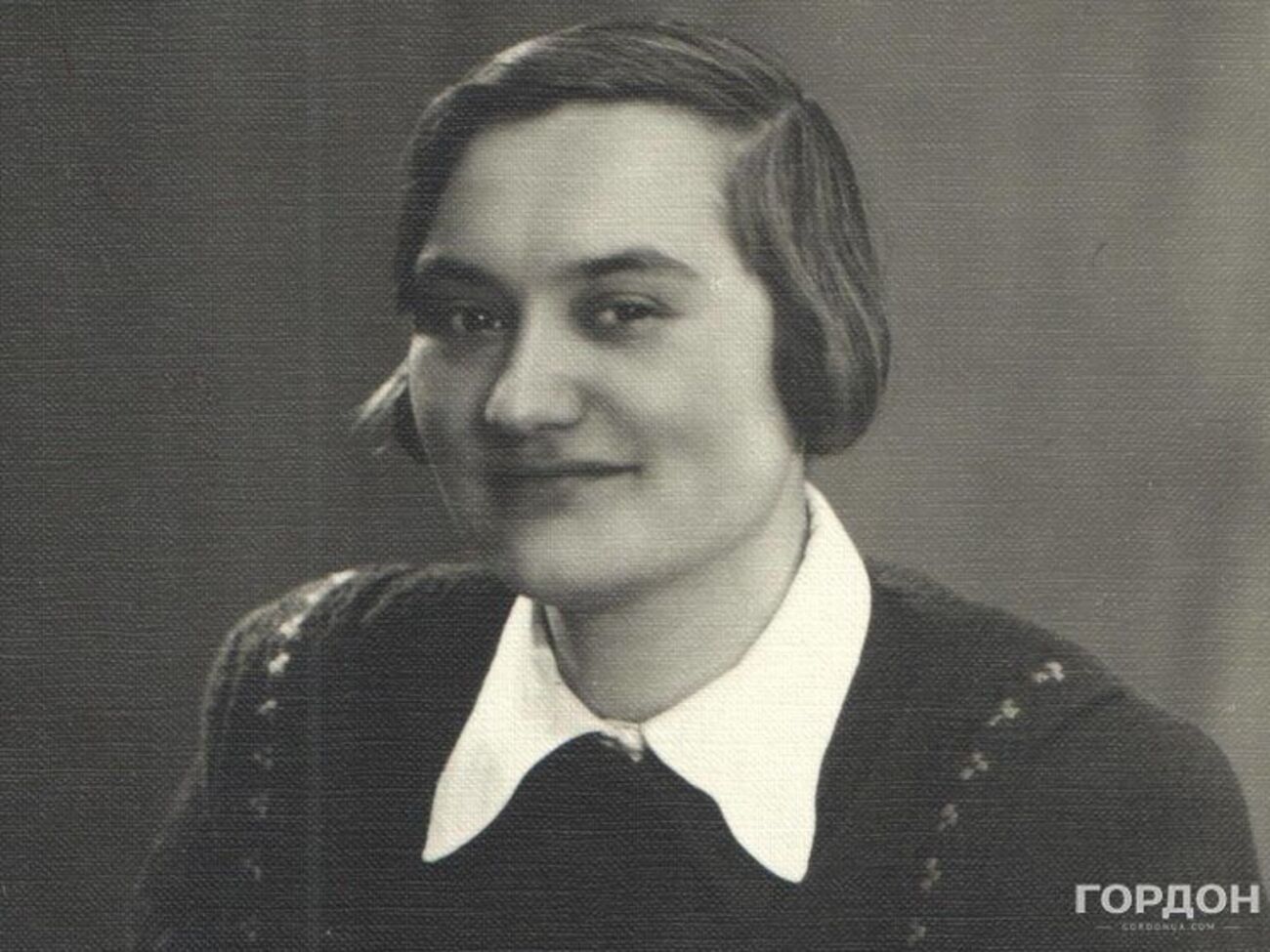 Хорошунова:&nbsp;Кажется вот-вот упадешь на эти книги, которые камнями давят на руки, на все
