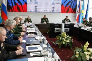 Шойгу рассказал о планах усилить Западный военный округ