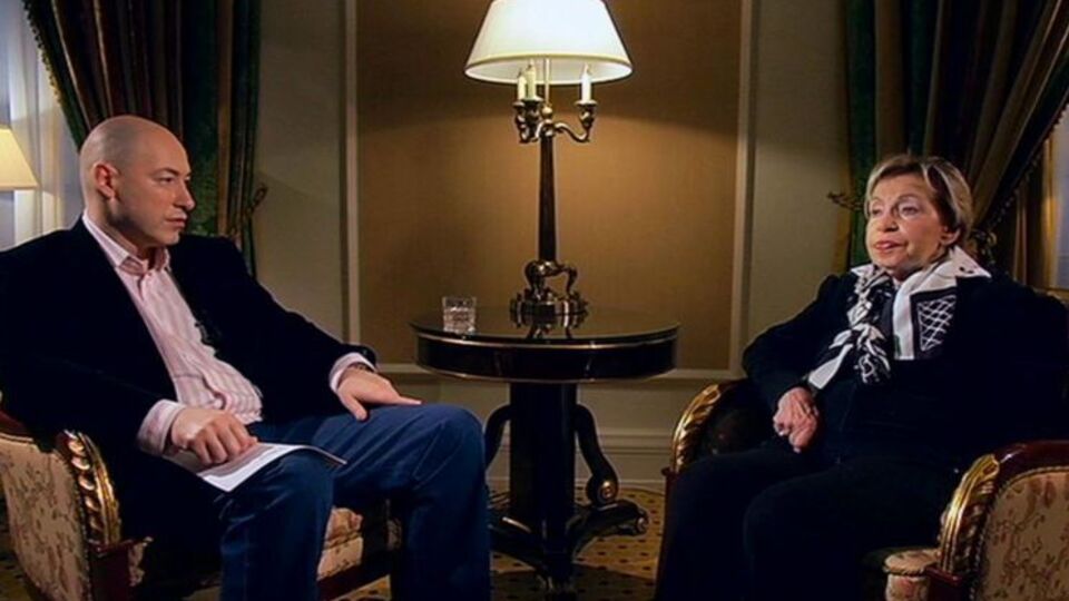 Зоя Богуславская: Последние стихи Вознесенский прочитал, умирая у меня на руках. Он сказал: "Мы оба падаем, обняв мой крест"