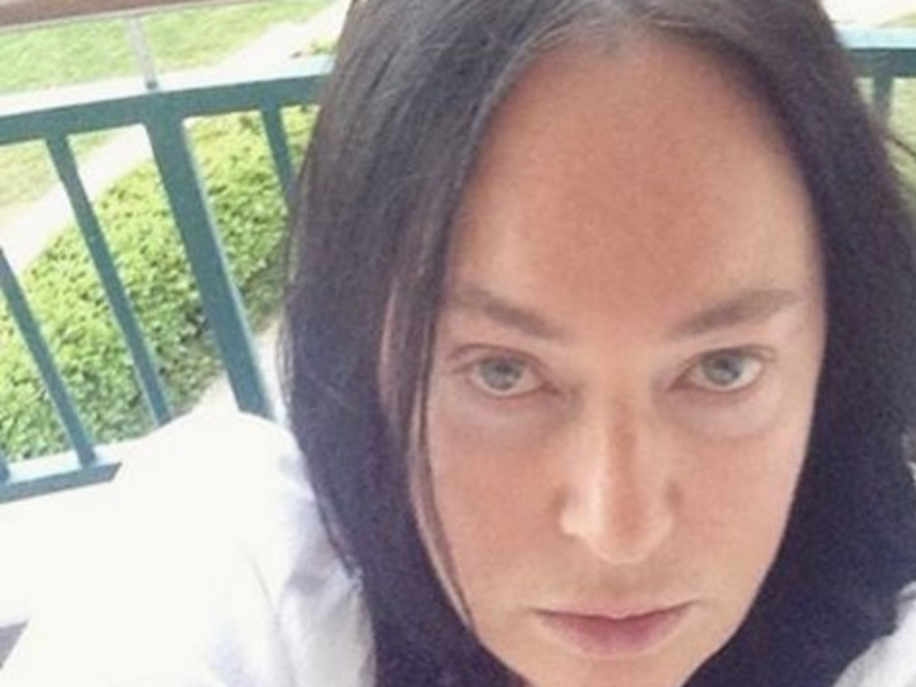 Гузеева:&nbsp;Друзья, делюсь: бросила курить! Полюбила платья