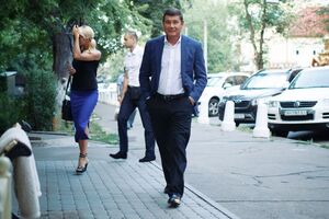 Сейчас Онищенко находится на соревнованиях по конному спорту в Вене