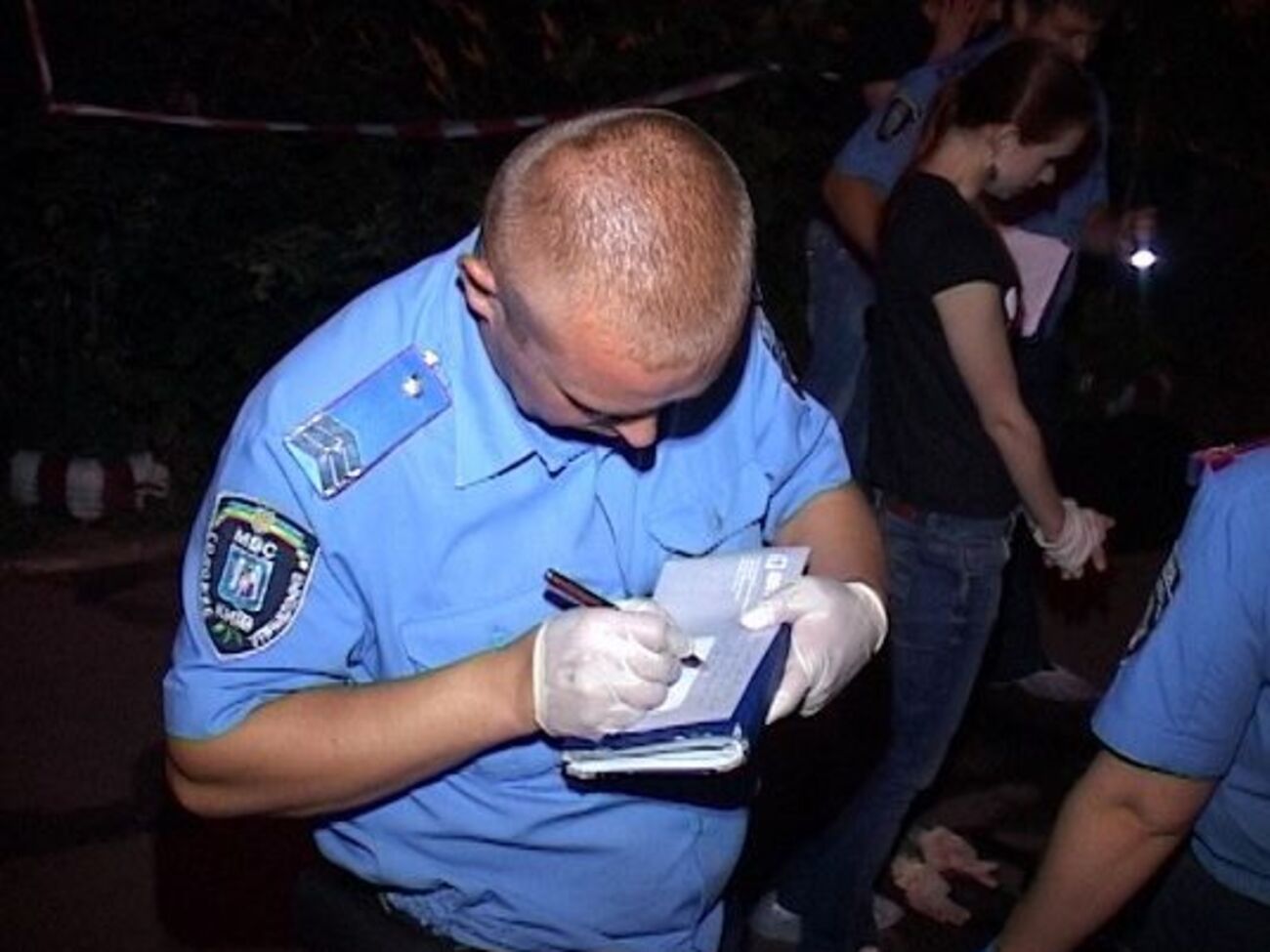 Полиция провела опрос свидетелей и составляет фоторобот подозреваемого