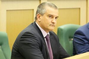 Аксенов: Нужно воспитывать и укреплять российскую идентичность у крымской молодежи