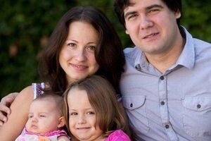 Холоденко с женой и дочерьми