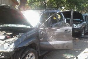 Местные жители перевернули четыре автомобиля неизвестных