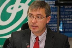 Александр Сушко: Уже есть десятки отказов и тысячи "зависших" в консульстве заявок, которые не рассматриваются неделями