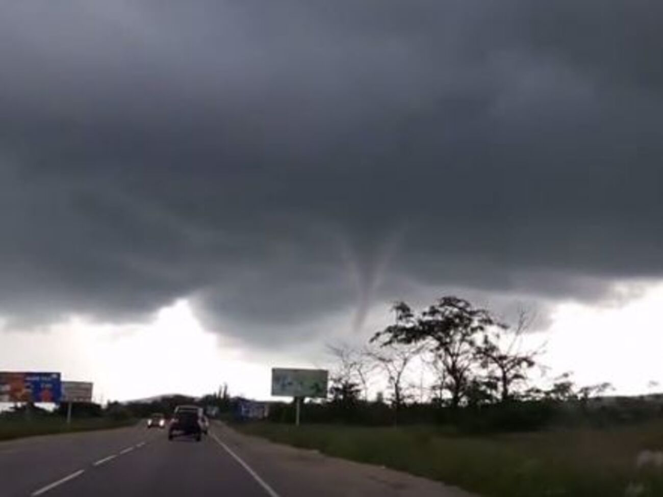 В этот день в Крыму было объявлено штормовое предупреждение