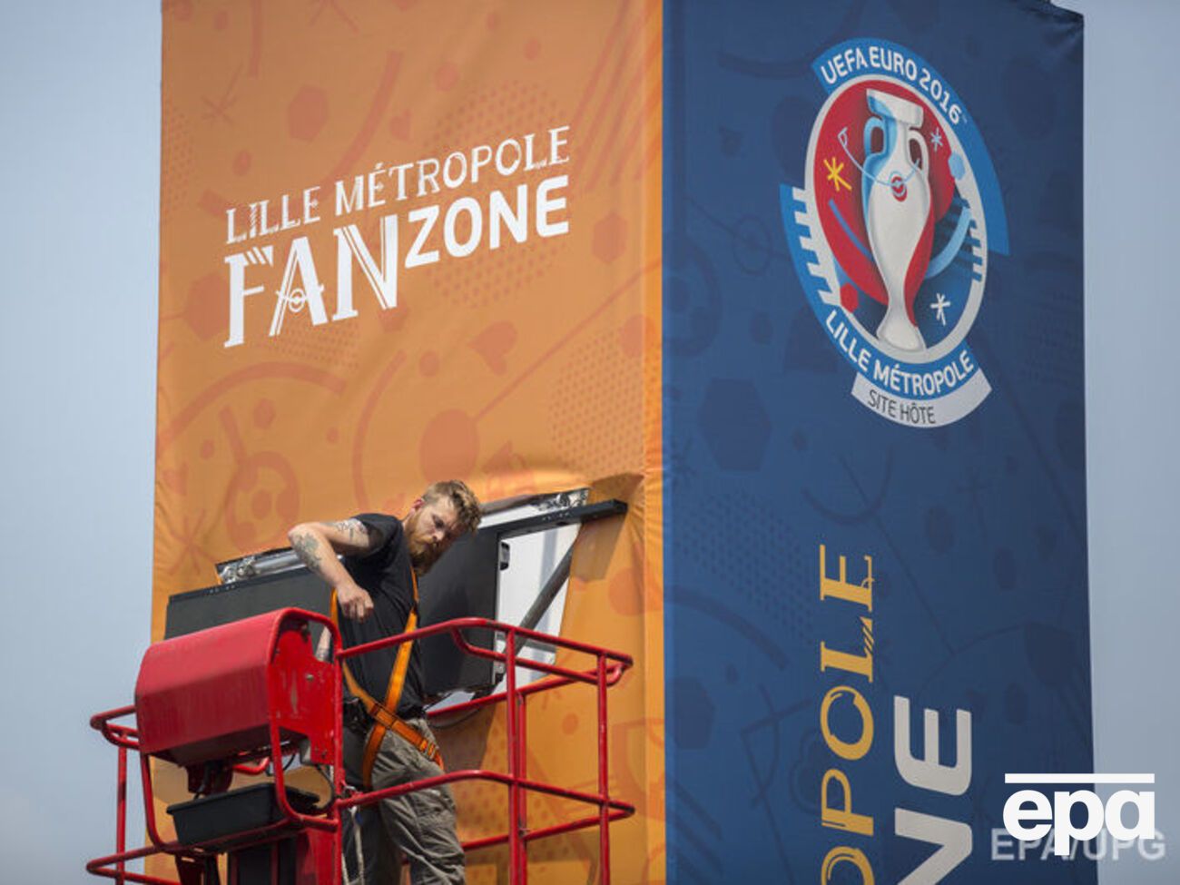 Всего обеспечивать порядок на Евро 2016 будут&nbsp;85 тысяч человек