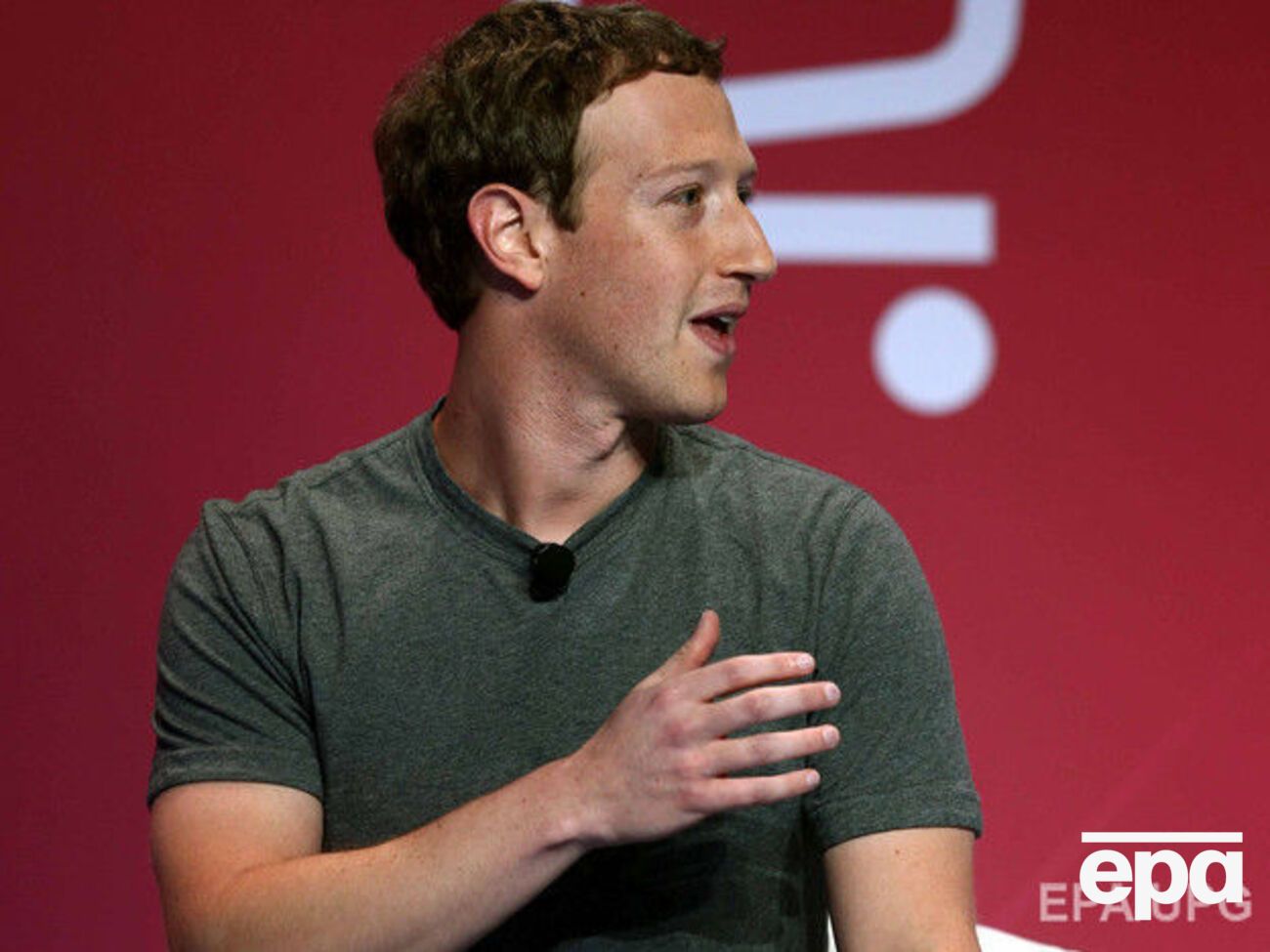 Хакеры взломали аккаунты Цукерберга