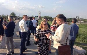 В Станице Луганской сейчас находится замминистра информполитики Татьяна Попова и советник министра по вопросам восстановления вещания нардеп Александр Бригинец