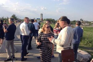 В Станице Луганской сейчас находится замминистра информполитики Татьяна Попова и советник министра по вопросам восстановления вещания нардеп Александр Бригинец